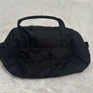 🌴 Lululemon Large Duffle Bag